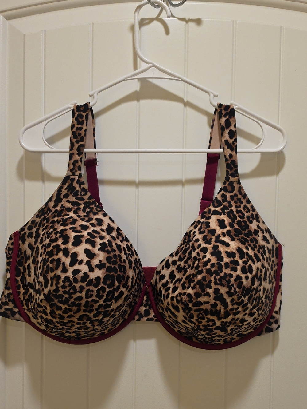 Ashley Stewart Leopard Print Bra with Burgundy Trim Size 46DD